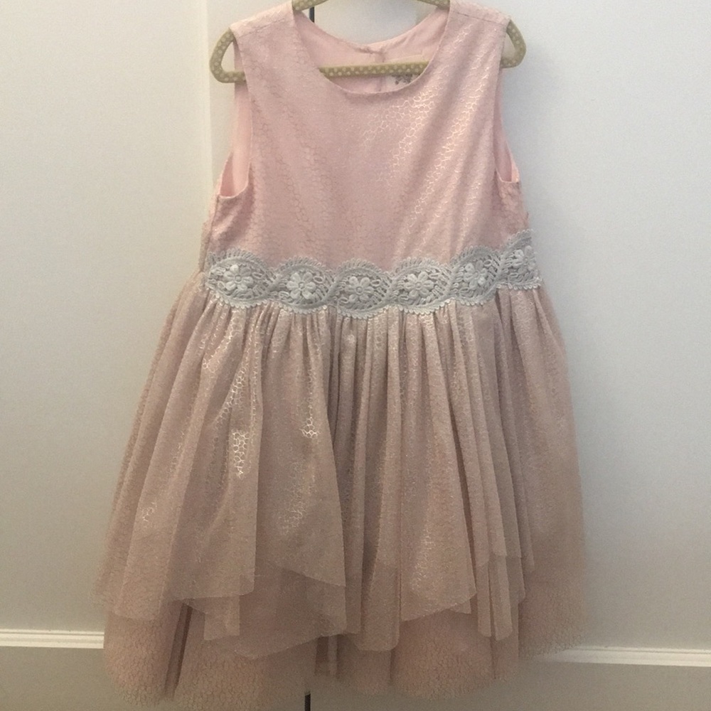 Girl’s dress size 5